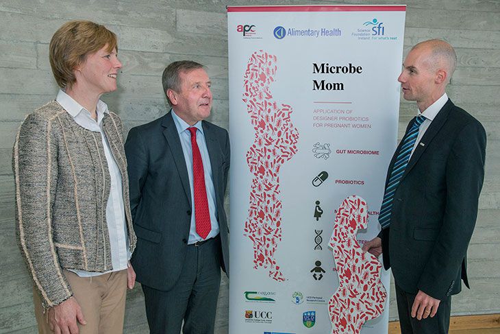 微生物的妈妈——找到最优益生菌对孕妇和婴儿健康。宣布联合研究投资€3.4爱尔兰科学基金会和食物健康集团农业部长,食品和海洋,迈克尔•信条TD和莎莉博士,破坏APC微生物爱尔兰科克大学,和保罗博士锁销,Teagasc和APC微生物爱尔兰。vwin彩票app微生物米